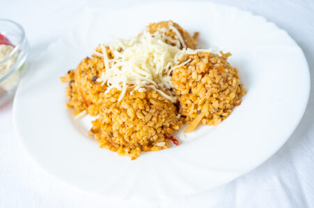 Bulgur po italsku sypaný sýrem