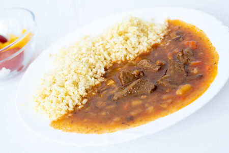 Hovězí ragů, bulgur