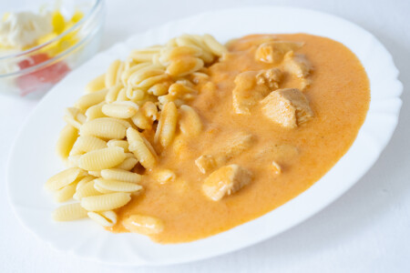 Kuře na paprice, těstovinové gnocchi