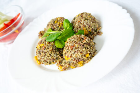 Quinoa se špenátem a sušenými rajčaty